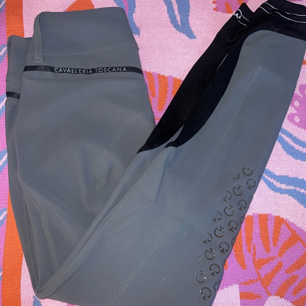 CAVALLERIA TOSCANA knee grip breeches it38 (us24) in a lovely green color